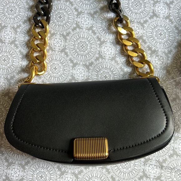 Charles & Keith Sonnet Two-Tone Chain Handle Shoulder Bag—Brand New with Tags - Picture 5 of 6